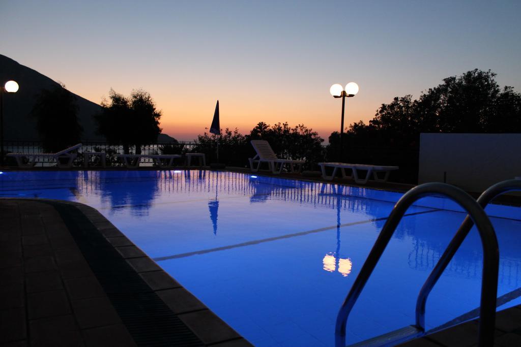 Hotel Philoxenia Масути Екстериор снимка